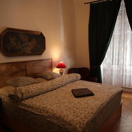 Room & Parking Assistance Prague Ngoại thất bức ảnh